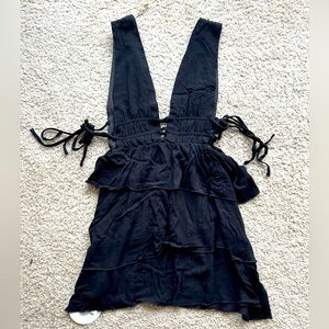 Boutique Black Deep-V Ruffled Layer Vaca Dress